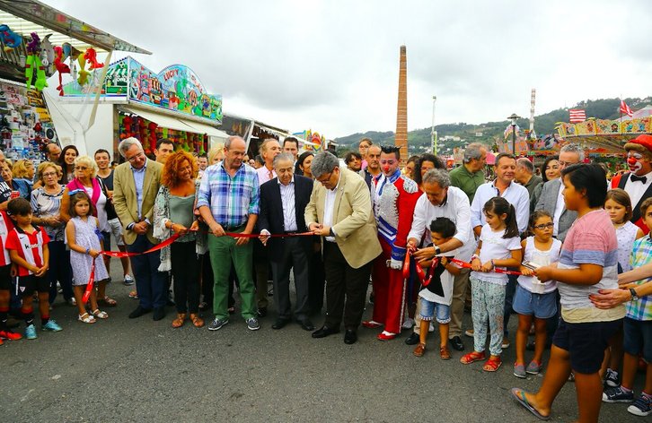 Apertura de las barracas y el circo. (Bilboko Udala)