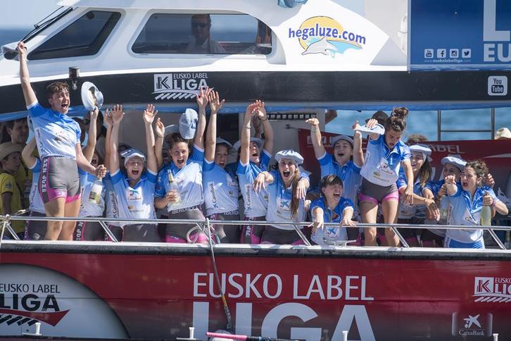 Cuarta liga consecutiva para las bateleras. (Juan Carlos RUIZ/ARGAZKI PRESS)