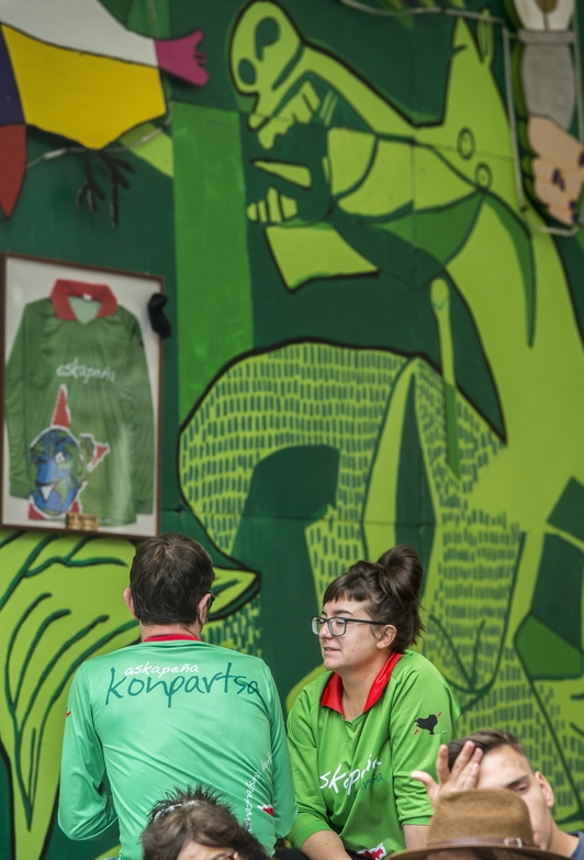 Txosna de Askapeña. (ARGAZKI PRESS)