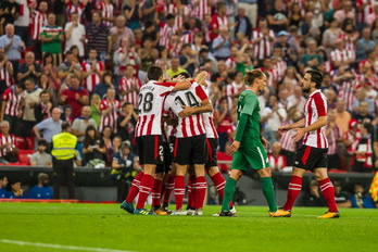 Muniainen gola gogoz ospatu dute bilbotarrek. (Aritz LOIOLA / ARGAZKI PRESS)