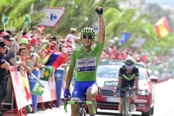 Matteo Trentin se ha impuesto en los últimos metros a José Joaquín Rojas. (José JORDÁN/AFP)