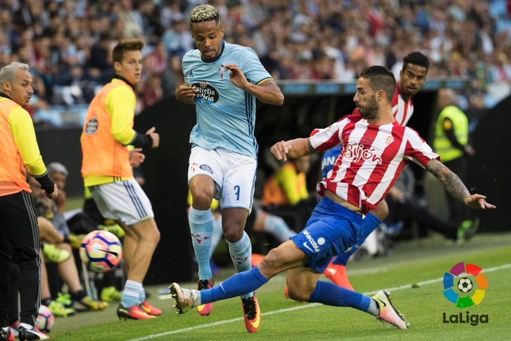 Lillo, en una acción en las filas del Sporting. (@CAOsasuna)
