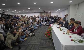 La comparecencia de los dirigentes de las FARC ha provocado un gran interés mediático. (Raúl ARBOLEDA/AFP)