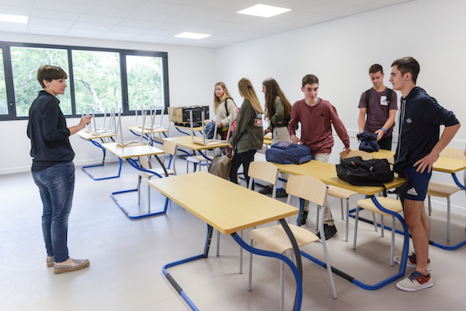 Ikasturtearen hasiera Etxepare lizeo berrian. ©Isabelle Miquelestorena