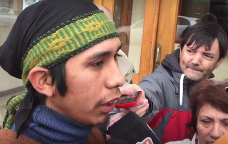 El testigo Matías Santana atiende a los medios. (LA IZQUIERDA DIARIO)