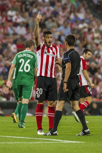 Aduriz es duda para el domingo ante el Girona. (Aritz LOIOLA / ARGAZKI PRESS)
