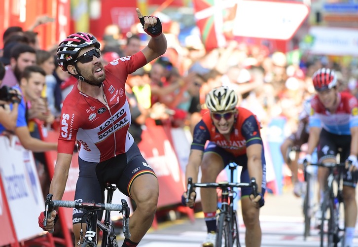 Thomas de Gendt ha entrado el primero en la meta de Xixón. (José JORDÁN/AFP PHOTO)