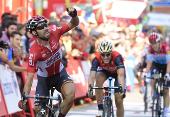 Thomas de Gendt ha entrado el primero en la meta de Xixón. (José JORDÁN/AFP PHOTO)