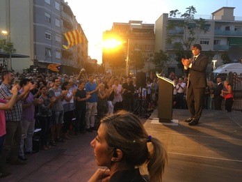 Puigdemont en el acto de Sant Joan Despi. (@GorkaKB)