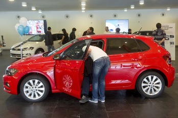 El nuevo Polo fabricado en Landaben. (Iñigo URIZ/ARGAZKI PRESS)