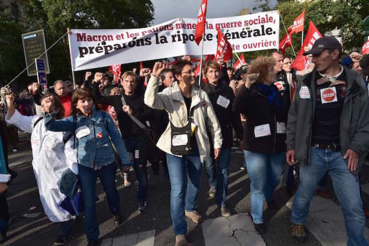Manifestación en París contra la reforma laboral. (CHRISTOPHE ARCHAMBAULT / AFP)