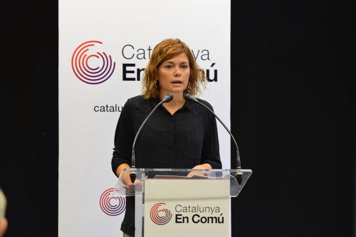 Elisenda Alemany, portavoz de Catalunya En Comú, informando de la decisión. (@CatEnComu)