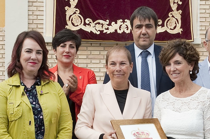 El alcalde, al fondo, el día de su glorioso discurso.