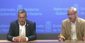 El vicepresidente Laparra y el responsable de Cáritas en Nafarroa. (GOBIERNO DE NAFARROA)