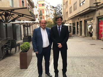 Ortuzar y Puigdemont, en Girona. (@andoniortuzar)