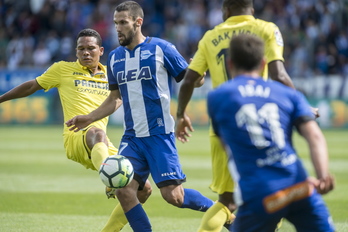 El Alavés es incapaz de crear buenas jugadas de ataque. (Juanan RUIZ/ARGAZKI PRESS)