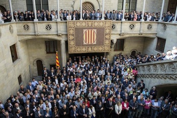 Los alcaldes perseguidos por su apoyo al 1-O, el pasado sábado en Barcelona. (Josep LAGO/AFP)