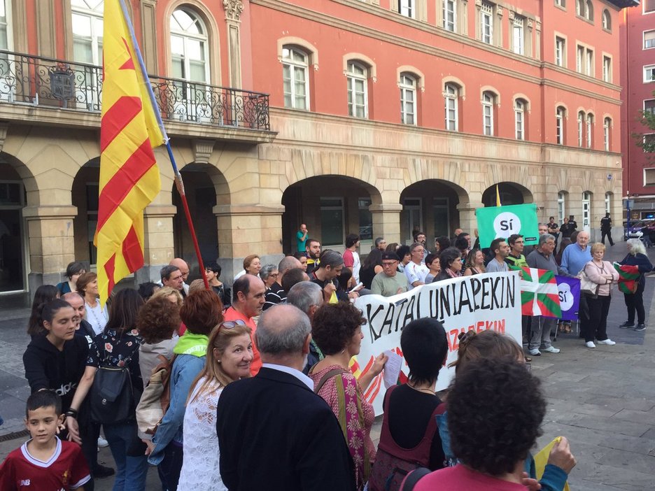 Concentración en Erandio. (@jaloniker) Concentración en Erandio. (@jaloniker)