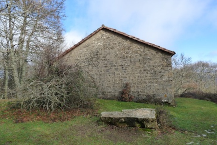 Imagen de la ermita de San Miguel de Goñi. (FOTOGRAFÍAS: Iñaki Vigor)