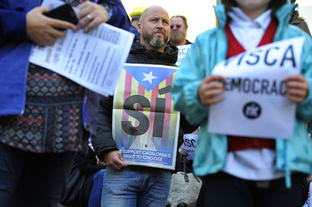 Concentración en Glasgow (Escocia) en apoyo al referéndum del 1-O- (Andy BUCHANAN / AFP)