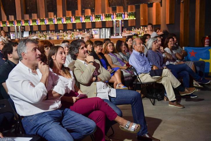 Dirigentes del partido, durante el acto en Iruñea. (Idoia ZABALETA/ARGAZKI PRESS)