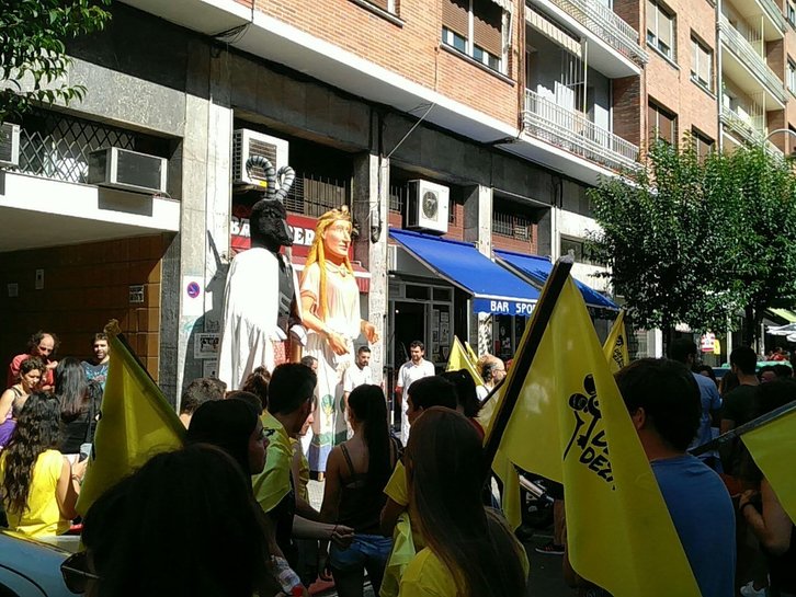 Kalejira en defensa del Gazte Lokala de Deustu. (@deustukoGL)