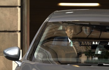 El coronel de la Guardia Civil Diego Pérez de los Cobos sale de la reunión con la Fiscalía. (Lluís GENE/AFP)