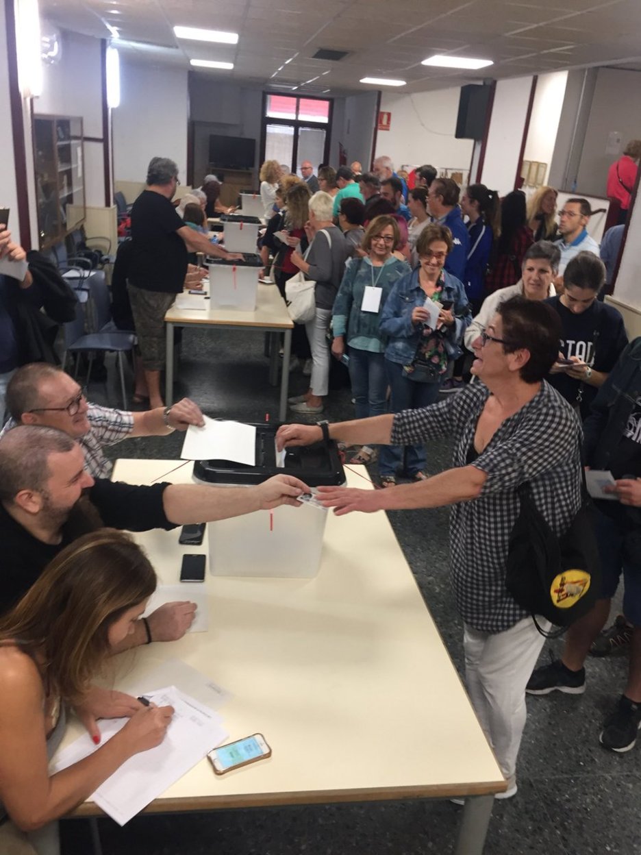 En algunos centros electorales ho na habido problemas para votar. 