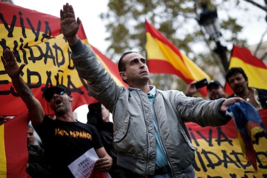 También los fascistas se han dejado ver por Barcelona. (Pau BARRENA/AFP)