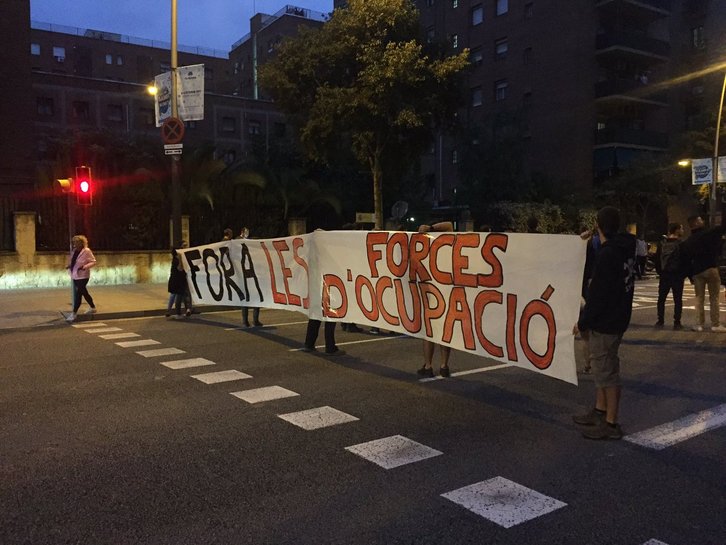 Movilización vecinal contra las «fuerzas de ocupación».