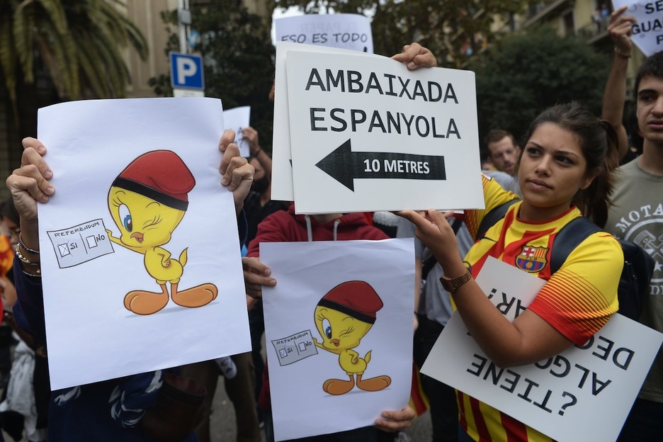 Esta joven tiene claro que quiere la independencia. (Josep LAGO/AFP) Esta joven tiene claro que quiere la independencia. (Josep LAGO/AFP)