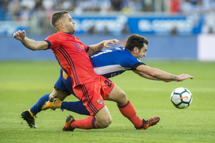 La pelea, sin grandes ocasiones, ha sido la tónica del encuentro. (Juanan RUIZ / ARGAZKI PRESS)
