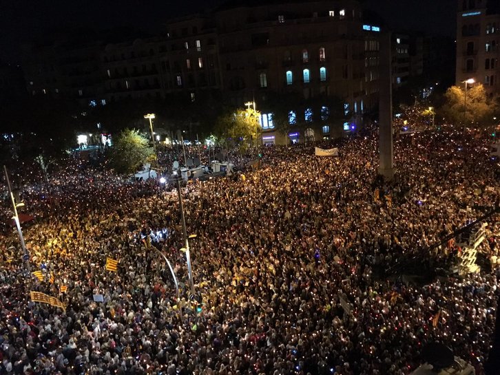 Imagen aérea difundida por la ANC, que muestra la multitud reunida en Barcelona. (@ASSEMBLEA)