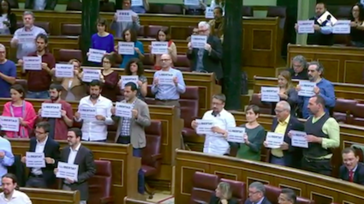 Diputados han reclamado la libertad de Sànchez y Cuixart en el Congreso.