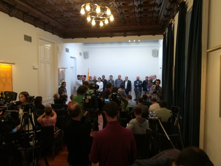 Una comparecencia anterior de los integrantes de Taula per la Democràcia. (@TxDemocracia)