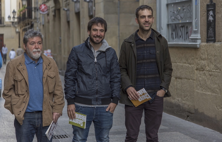 Koldo Izagirre, Xabi Borda eta Beñat Sarasola, aurkezpenean. (Andoni CANELLADA/ARGAZKI PRESS)