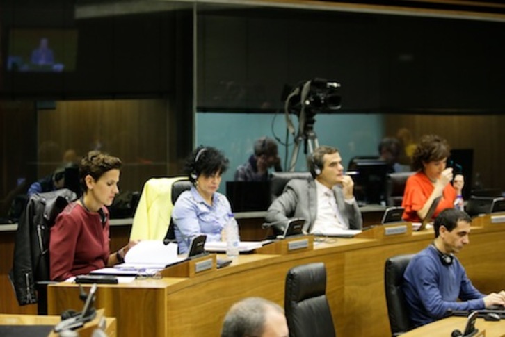 María Chivite, durante la sesión de la Cámara. (PARLAMENTO DE NAFARROA)