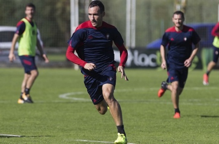 Unai, en pleno entrenamiento en Taxoare. (OSASUNA)