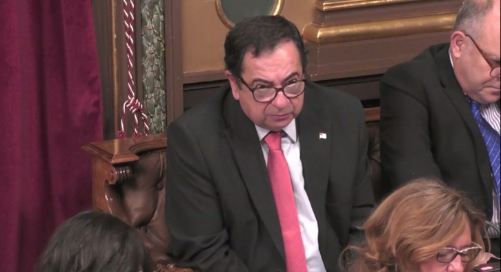 El concejal delegado de Acción Social, Iñigo Pombo, en un pleno.