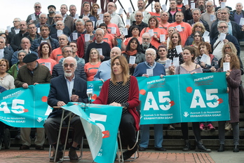 Leioa, Getxo eta Erandioko hautetsi diren eta izan direnek babesa adierazi diete azaroaren 5eko galdeketei. (Monika DEL VALLE/ARGAZKI PRESS)