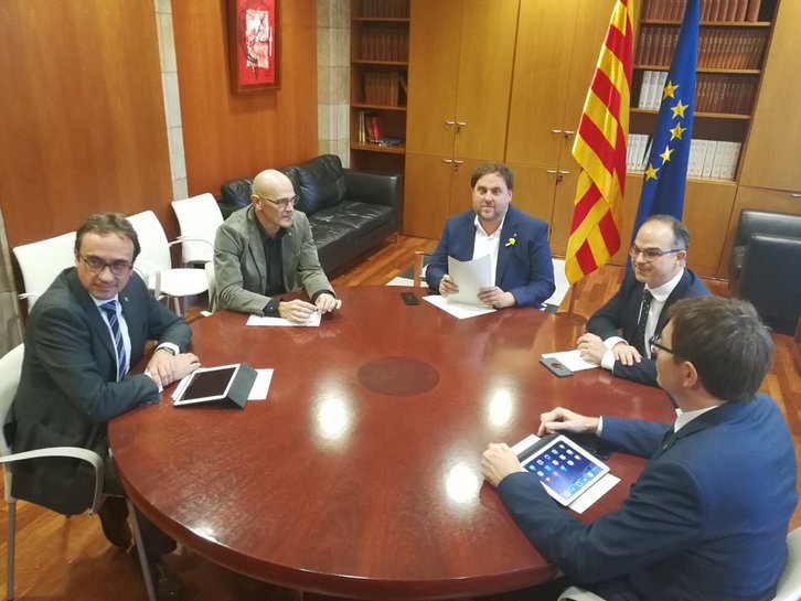Los miembros del Govern se han reunido en el Parlament. (@jorditurull)