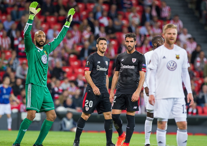Aduriz ha vuelto a marcar para salvar al Athletic. (Luis JAUREGIALTZO / ARGAZKI PRESS)