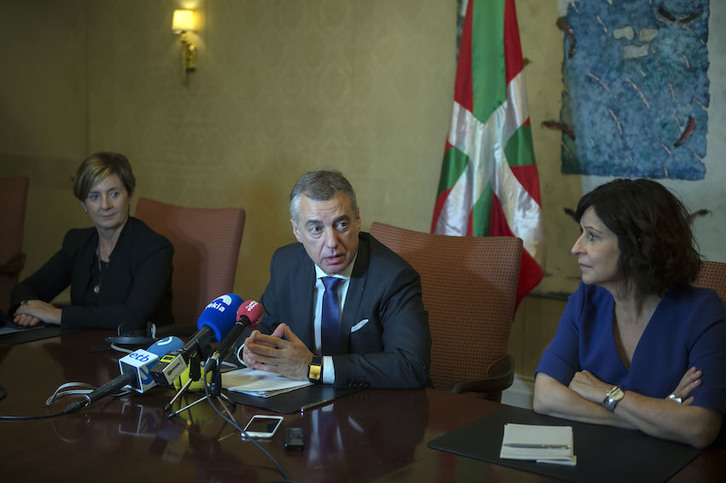 Arantxa Tapia, Iñigo Urkullu y Marian Elorza, en la valoración del viaje a Quebec. (IREKIA)