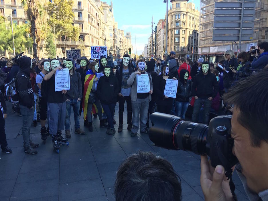 «The shame of Europe», «la vergüenza de Europa» decían algunos carteles. (Ramón SOLA) «The shame of Europe», «la vergüenza de Europa» decían algunos carteles. (Ramón SOLA)