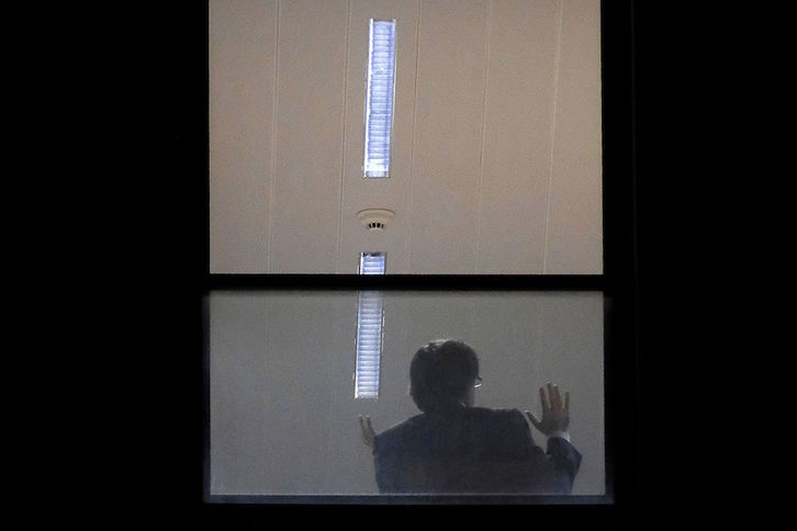 Puigdemont, en la sede de la Fiscalía en Bruselas. (Nicolas MAETERLINCK/AFP)