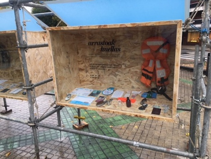 Uno de los paneles de la exposición ‘Arrastoak’.