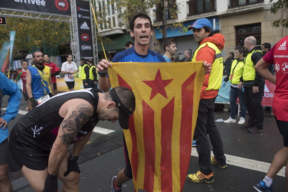 Estelada asko ikusi dira Donostian. (Juan Carlos RUIZ/ARGAZKI PRESS)