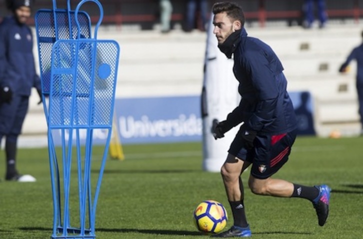 Torres ha renovado con los rojillos hasta 2020. (OSASUNA)