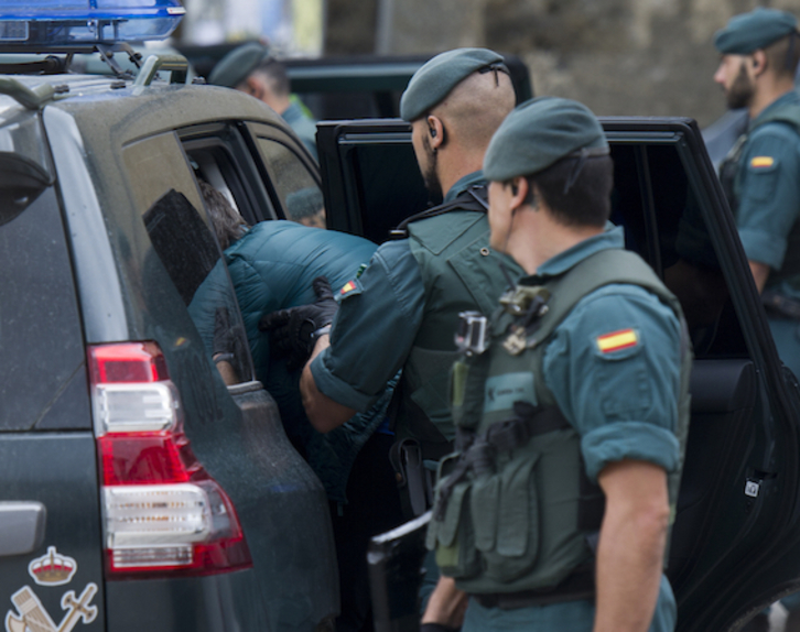 Agentes de la Guardia Civil, durante una operación. (Juanan RUIZ/ARGAZKI PRESS)