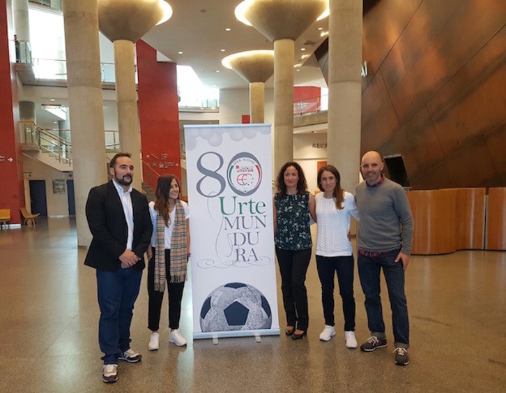 Redondo, Encinas, Zalabarria, Iturregi y Juaristi, durante la presentación. (IREKIA.EUS)